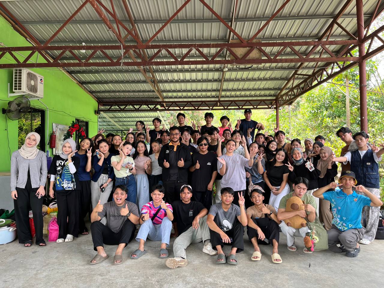 Kumpulan pelajar Politeknik Kota Kinabalu